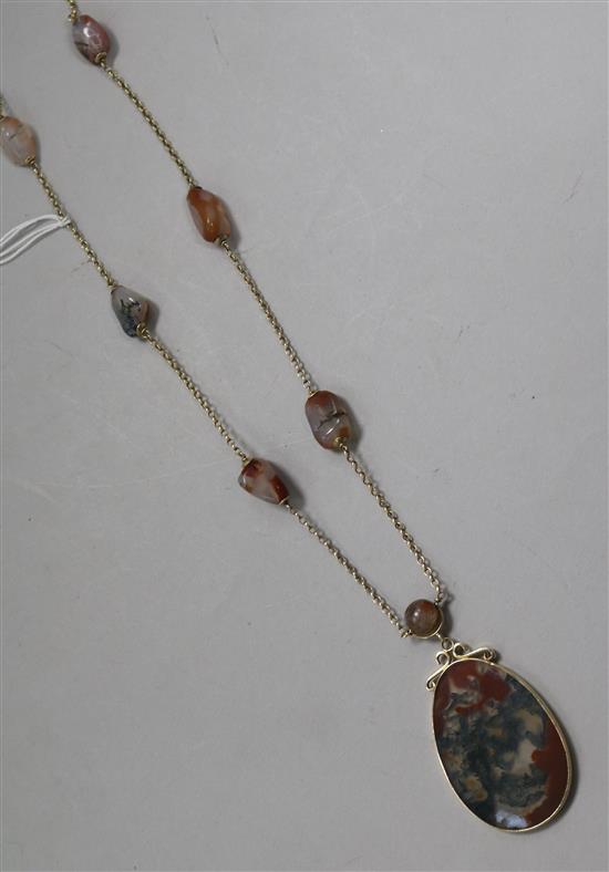 A late 19th/early 20th century 9ct gold and moss agate pendant necklace, pendant 62mm.